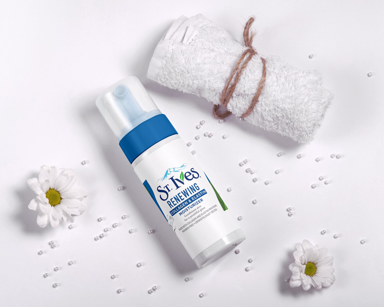 Free sample of St. Ives Facial moisturizer